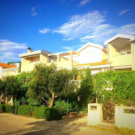 Apartments Dubravka Pirovac Luaran gambar