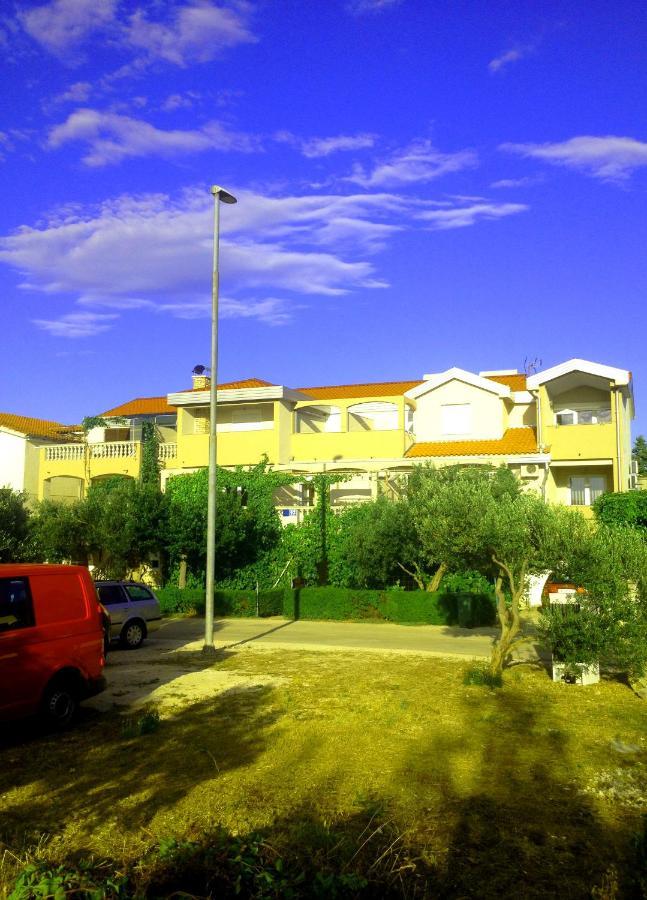 Apartments Dubravka Pirovac Luaran gambar