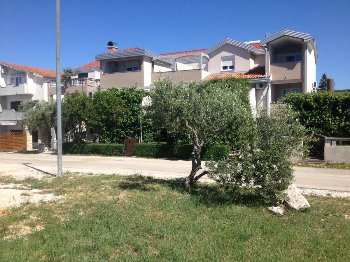 Apartments Dubravka Pirovac Luaran gambar