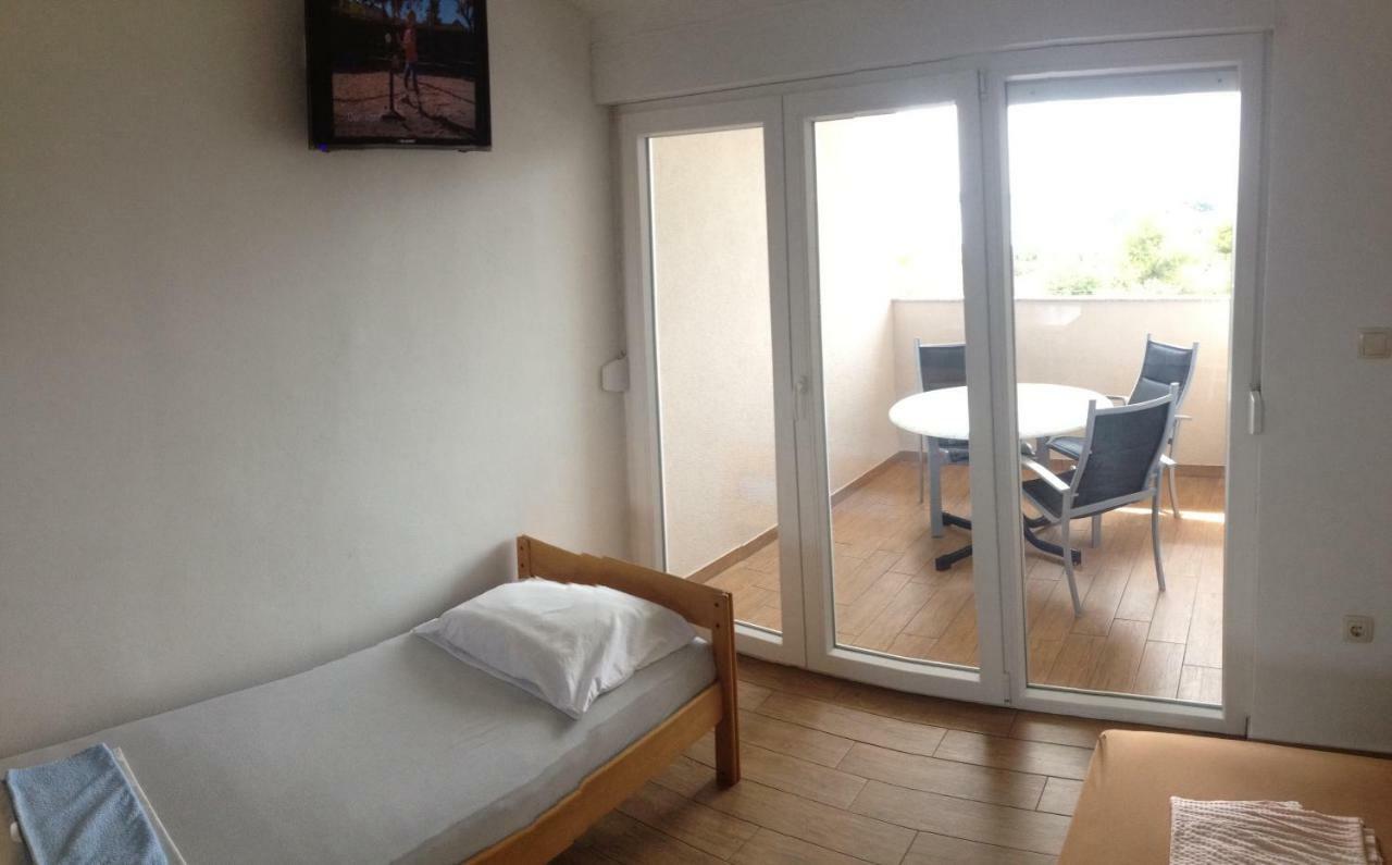 Apartments Dubravka Pirovac Luaran gambar